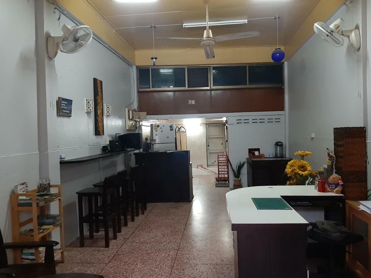 Dada Hostel Τσιάνγκ Μάι Εξωτερικό φωτογραφία